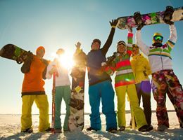 GroupSkiingHolidays.jpg