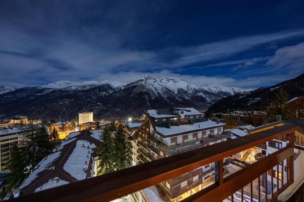Lift Hotel
