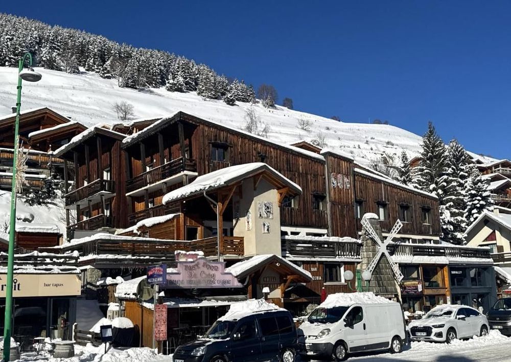Logis Hôtel Le Cairn
