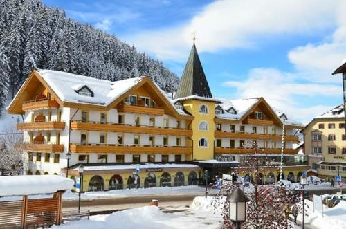 The Oswald Grand Hotel