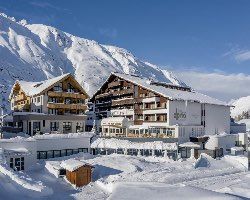 Hotel Alpina Deluxe Featured Image