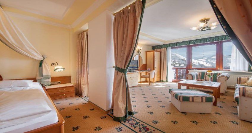 Hotel Alpina Deluxe Image 7