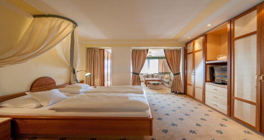 Hotel Alpina Deluxe Image 8