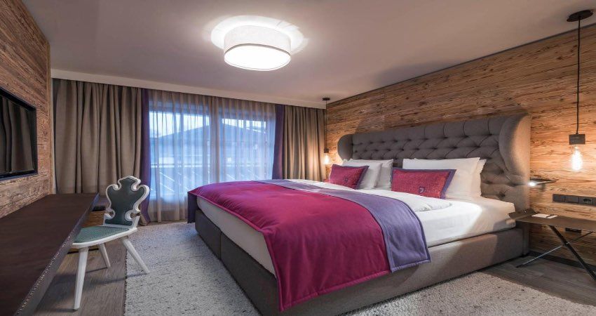 eva, VILLAGE Image 5