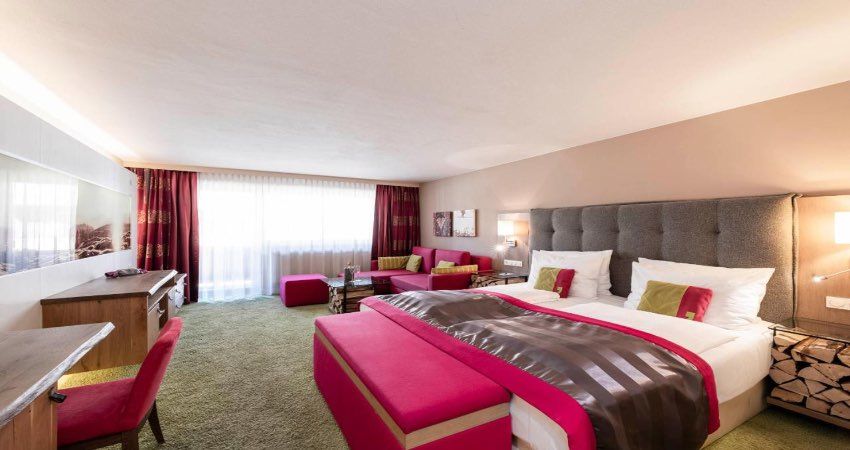 eva, VILLAGE Image 6