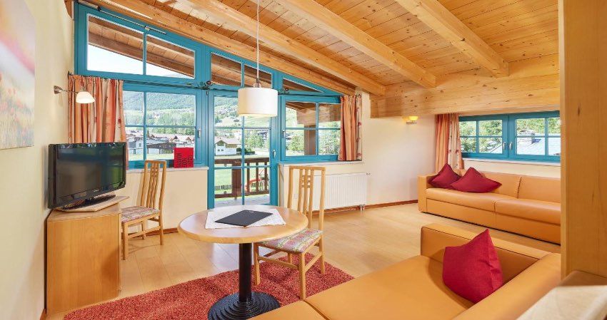 Sunny Solden Image 6