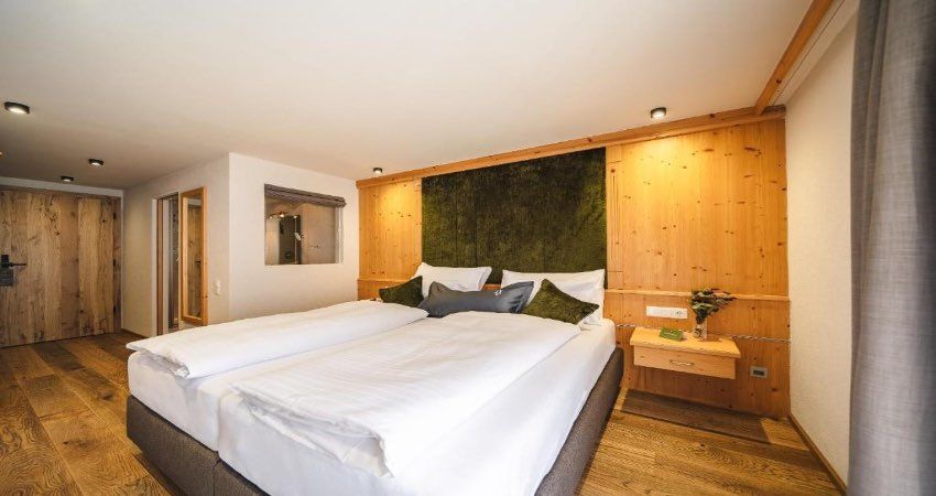 Arpuria Hidden Luxury Mountain Home Image 5