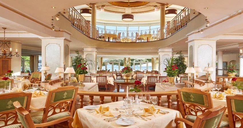 Grand Hotel Image 11