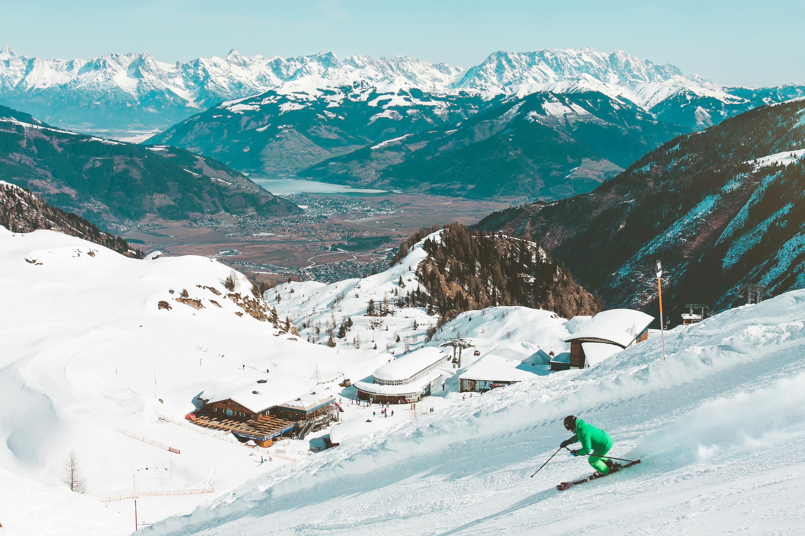 How to Save Money on Ski Trips