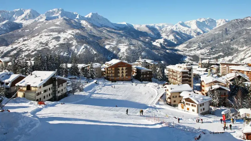 What is it like to ski in Sauze D'oulx?